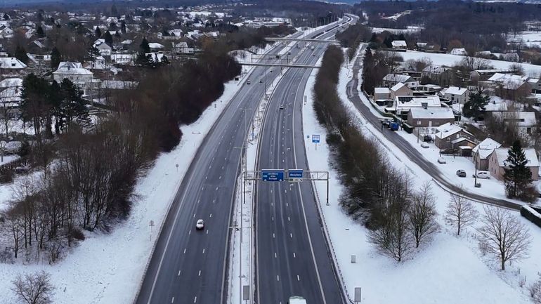 Relire notre direct - Neige en Belgique : la phase de pré-alerte routière est levée sur le réseau wallon mais la prudence reste de mise jusque jeudi demain