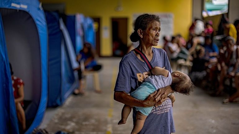 Philippines : le bilan du "super-typhon" Fung-wong, en route vers Taïwan, monte à 18 morts