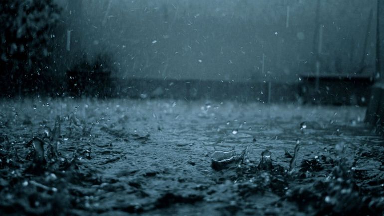 Auvelais privée d’eau potable après les inondations : des points de distribution en préparation