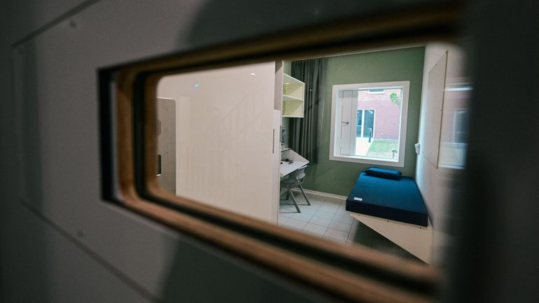 Surpopulation carcérale : les gardiens de prison entament une nouvelle grève de 24 heures dans tout le pays