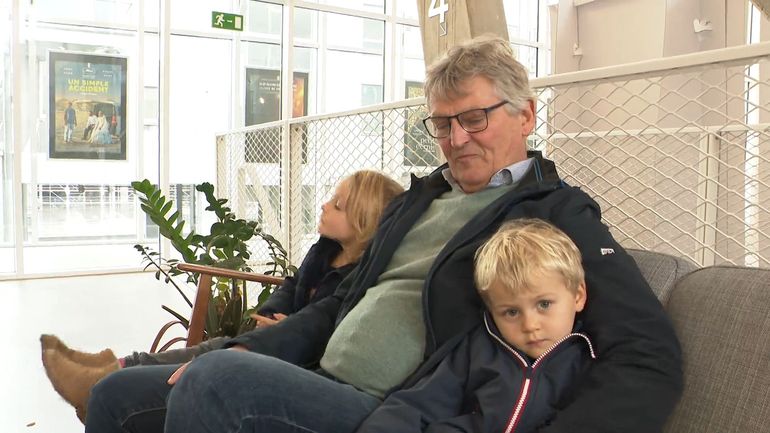 Ces grands-parents "chicouf", très mobilisés et sollicités pour garder les enfants Ces grands-parents "chicouf", très mobilisés et sollicités pour garder les enfants