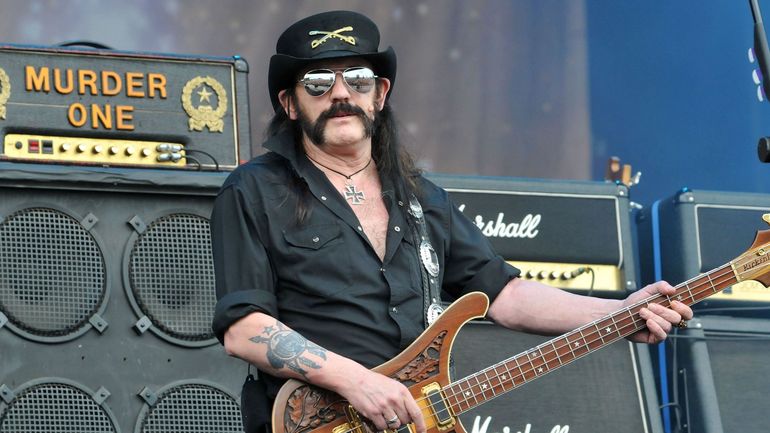 Lemmy Kilmister : quand le leader de Motörhead détruisait une console de mixage à 2 millions de dollars avec un cheeseburger