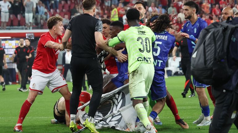 Pro League : le parquet demande des matchs à huis clos pour le Standard et Charleroi