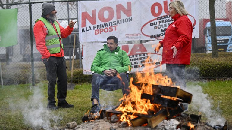 Grève chez Bpost : les syndicats quittent la table des négociations sans accord, la direction demande la levée des blocages