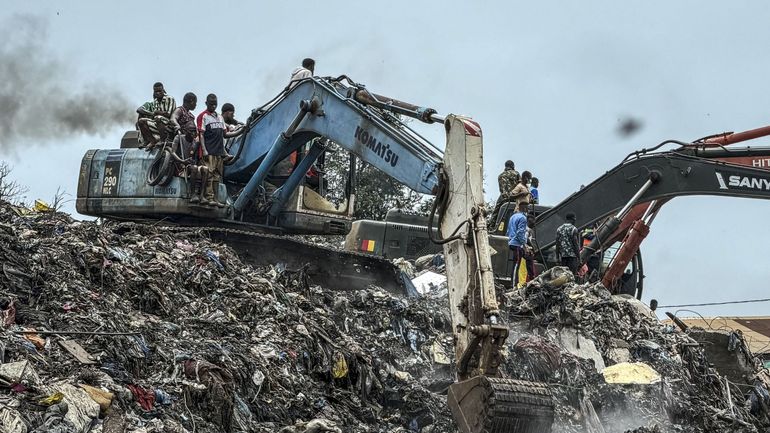 Au moins 30 morts dans l'éboulement d'une décharge à Conakry en Guinée