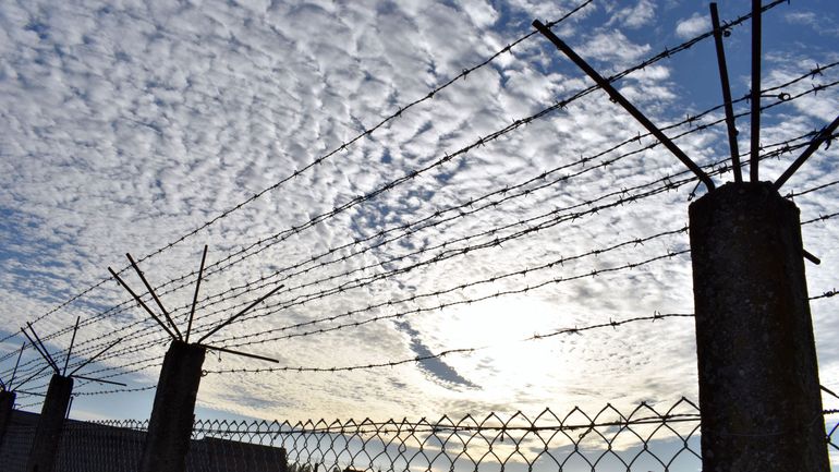 Surpopulation carcérale en Belgique : "Dormir par terre reste une réalité"