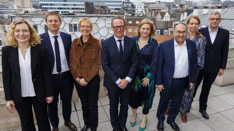 Gouvernement bruxellois : Rudi Vervoort a remis les clés de la Région à Boris Dilliès (revivez notre direct)