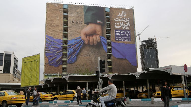 Guerre au Moyen-Orient : Téhéran verrouille de nouveau le détroit d'Ormuz, Trump parle de "chantage" (revoir notre direct)