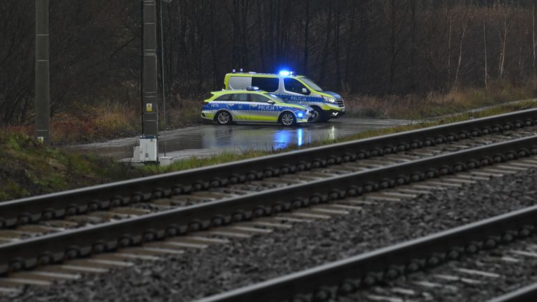 Guerre en Ukraine : deux Ukrainiens au service de Moscou soupçonnés de sabotage d’une voie ferrée en Pologne, le Kremlin parle de "russophobie" Guerre en Ukraine : deux Ukrainiens au service de Moscou soupçonnés de sabotage d’une voie ferrée en Pologne, le Kremlin parle de "russophobie"