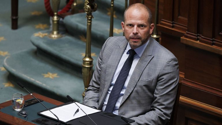 Les militaires qui ont utilisé Strava l'ont fait avec leur téléphone privé, déclare Théo Francken