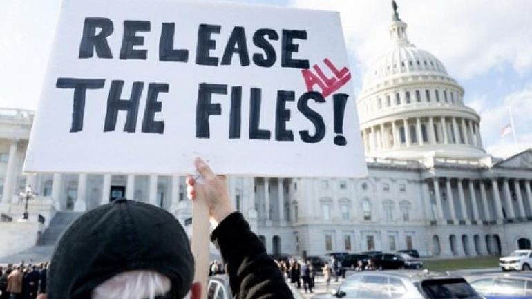 Trump annonce qu’il a signé la loi pour rendre public le dossier Epstein