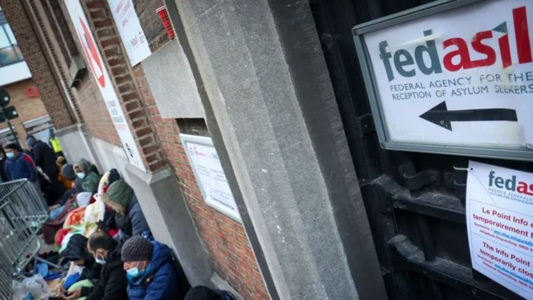 "Un tournant, mais pas une fin" : les demandes d'asile au plus bas depuis un an et demi "Un tournant, mais pas une fin" : les demandes d'asile au plus bas depuis un an et demi