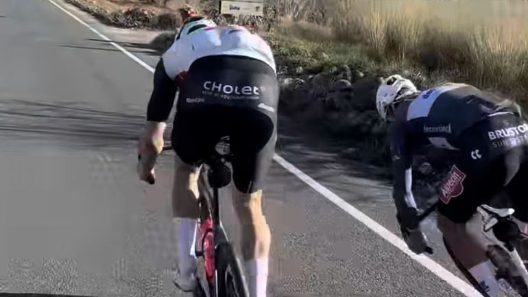 Grosse frayeur pour Mathieu van der Poel en stage : le Néerlandais passe proche de la chute lors d’un sprint avec un amateur