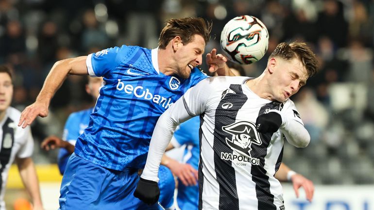 Charleroi accroche Genk dans le 'duel des intérimaires' malgré deux erreurs de Delavallée