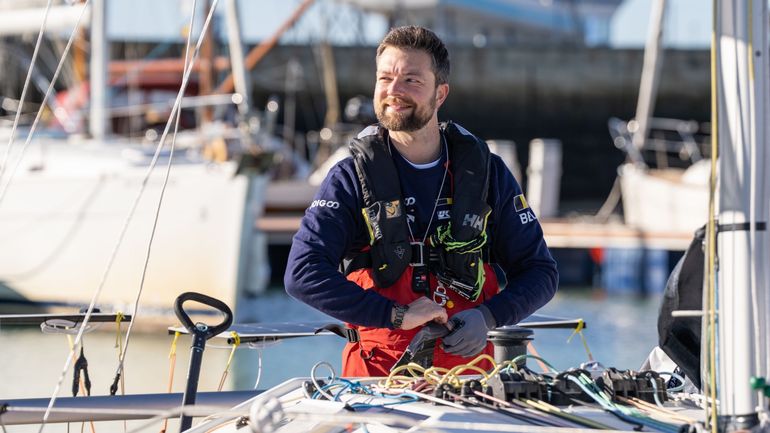 Routage météo, rafales de vent, siestes de 40 minutes : le skipper liégeois Quentin Debois raconte sa traversée de l'Atlantique