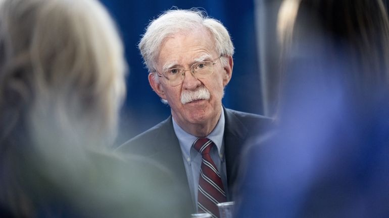 Etats-Unis : John Bolton, ex-conseiller à la sécurité nationale de Trump et devenu un de ses détracteurs, a été inculpé