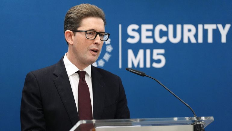L'IA pourrait "changer la donne" pour les armes biologiques, avertit le chef du MI5