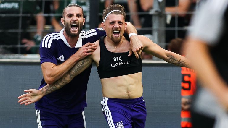 Anderlecht arrache la victoire face à de valeureux Louviérois, réduits à dix pendant une demi-heure