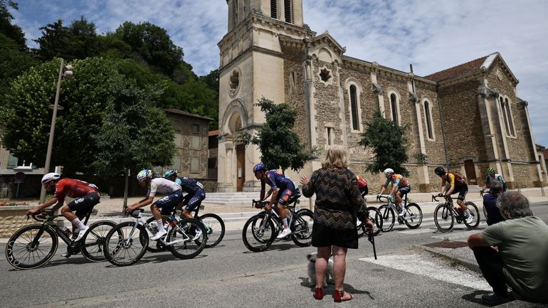 Direct vidéo - Tour Auvergne-Rhône-Alpes, 2e étape : 10 cour