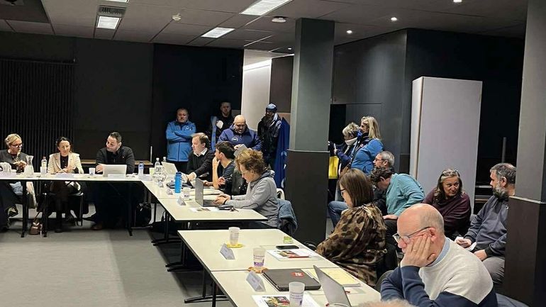 Conseil communal particulièrement tendu à Esneux après le licenciement de 6 agents communaux