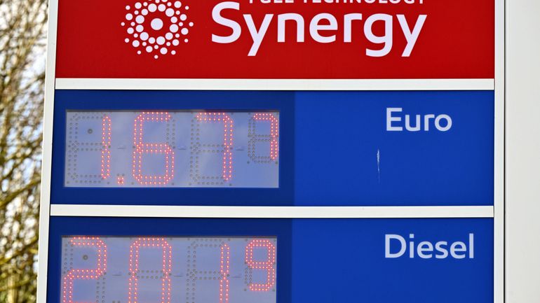 Prix des carburants en Belgique et en Europe : pourquoi nos voisins viennent faire leur plein chez nous ?