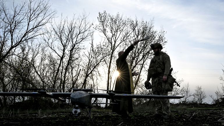 Les armes se taisent en Ukraine : début officiel de la trêve pascale dans la guerre entre Moscou et Kiev