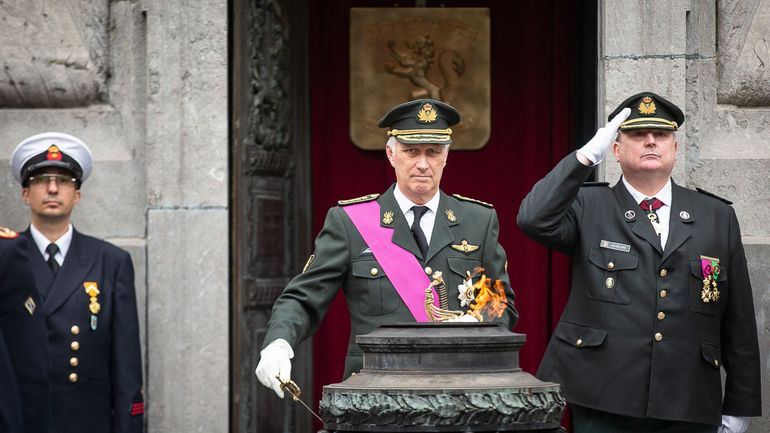 Commémoration de l'Armistice devant le monument au Soldat inconnu à Bruxelles, en présence du roi Philippe