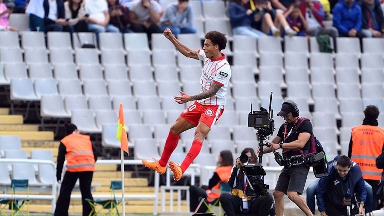 Axel Witsel s’offre une splendide bicyclette face au FC Barcelone pour son premier but avec Girona