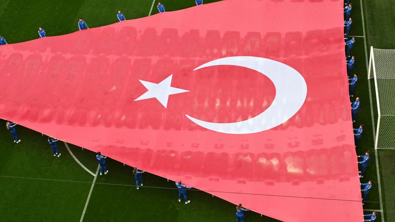 Turquie : 18 gardes à vue dans une vaste enquête sur des arbitres de foot soupçonnés de paris sur les matchs