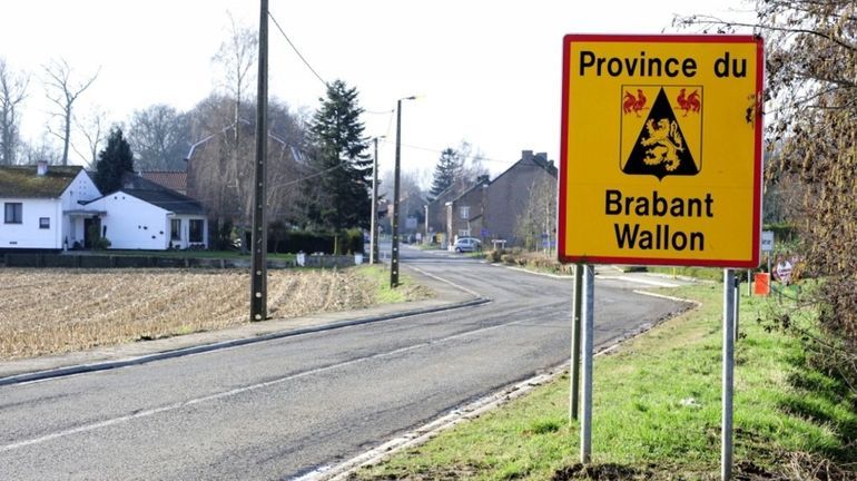 Un pouvoir "supra communal" à la place des provinces wallonnes Un pouvoir "supra communal" à la place des provinces wallonnes