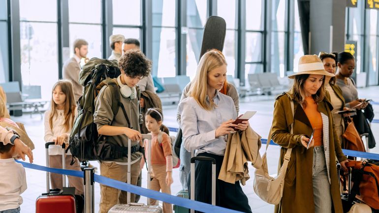 Retards, carte d'embarquement, choix du siège, bagages cabine : comment les droits des passagers aériens européens vont changer