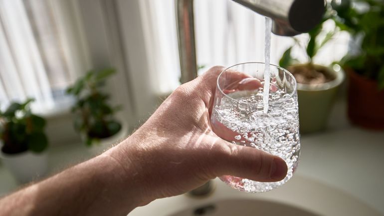 Dans l'eau en France, un polluant éternel presque partout, le TFA Dans l'eau en France, un polluant éternel presque partout, le TFA