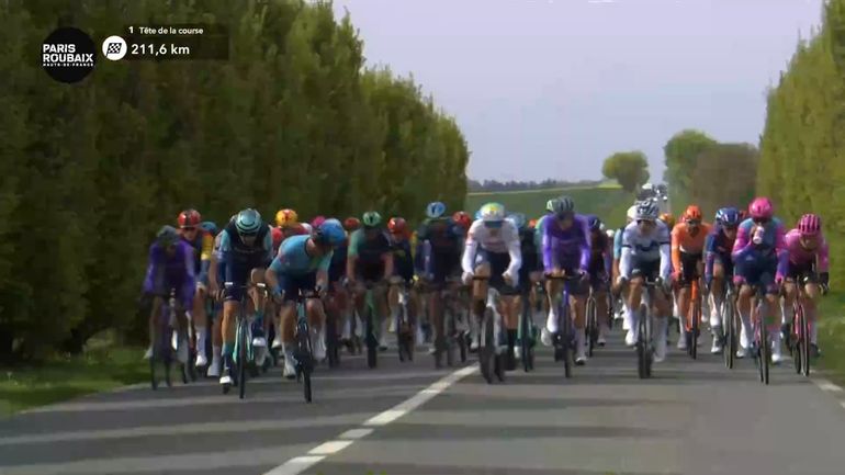 Direct commenté - Paris-Roubaix : allure folle pour prendre l'échappée dans la 1ère heure de course (Direct vidéo et audio 12h30)