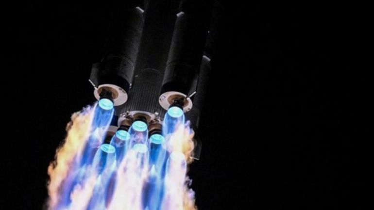 Espace : la Chine avance le lancement d’un vaisseau spatial pour ramener trois taïkonautes sur Terre