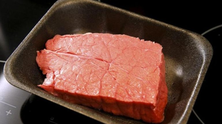 Sept entreprises de la viande sur dix épinglées par l’inspection sociale lors d’une série de contrôles éclairs