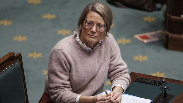 Réforme du chômage : le fédéral ne dispose pas de données sur le nombre d'exclus qui s'adressent aux CPAS, affirme la ministre Van Bossuyt