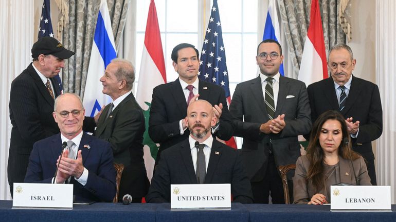 Israël, le Liban et les Etats-Unis signent un accord-cadre en vue d'une paix "durable", le Hezbollah le qualifie de "nul et non avenu"