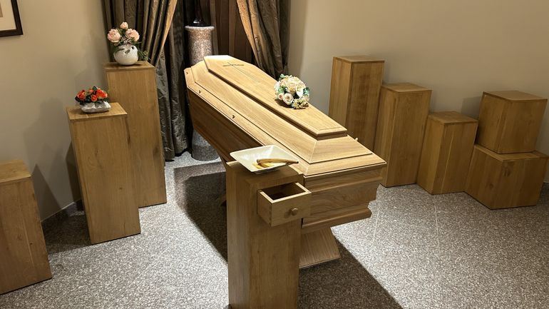 L’assurance obsèques soulage financièrement les proches du défunt