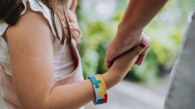 Débat : les parents ont-ils tous les droits ? Débat : les parents ont-ils tous les droits ?