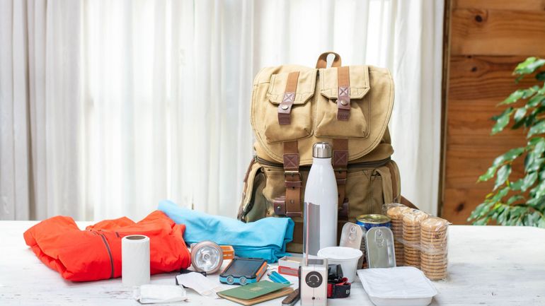 Kit d'urgence : les Belges pas assez formés en cas de catastrophes ? "S'ils peuvent acquérir les bons réflexes, ils seront moins anxieux"