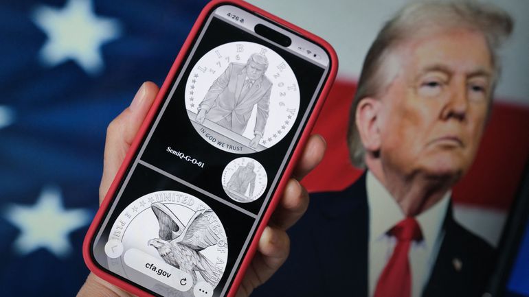 Une pièce de monnaie américaine à l'effigie de Donald Trump disponible à la vente