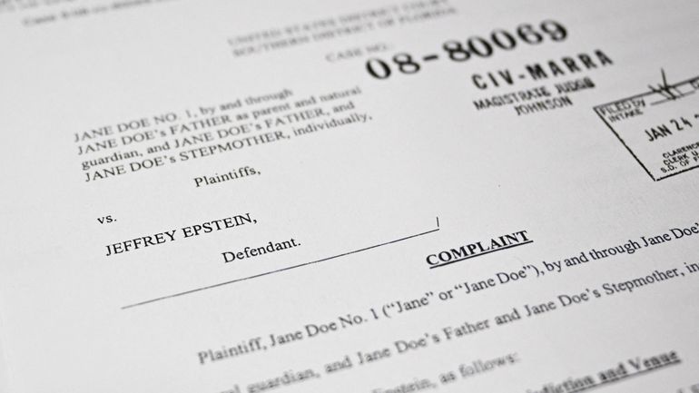 Affaire Epstein : des victimes dénoncent la publication partielle des documents par l’administration Trump