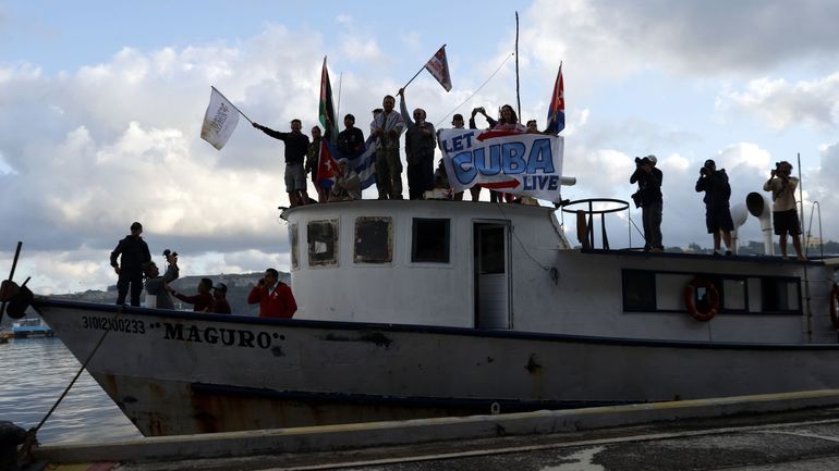 Une flottille d'aide humanitaire arrive à La Havane, dans un Cuba plongé dans la crise