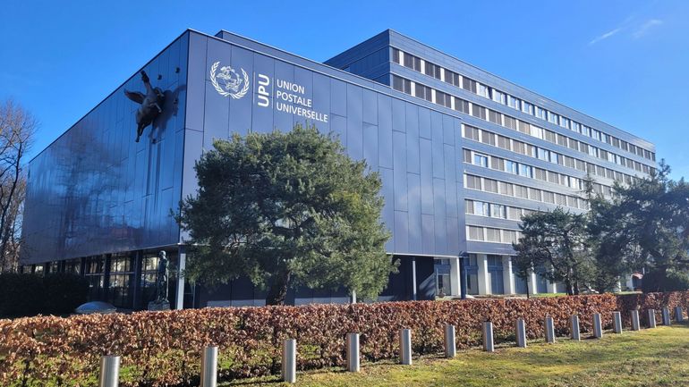 Vu d'Europe : comment est orchestré le réseau postal mondial ? Tout se joue depuis un organe des Nations Unies situé en Suisse