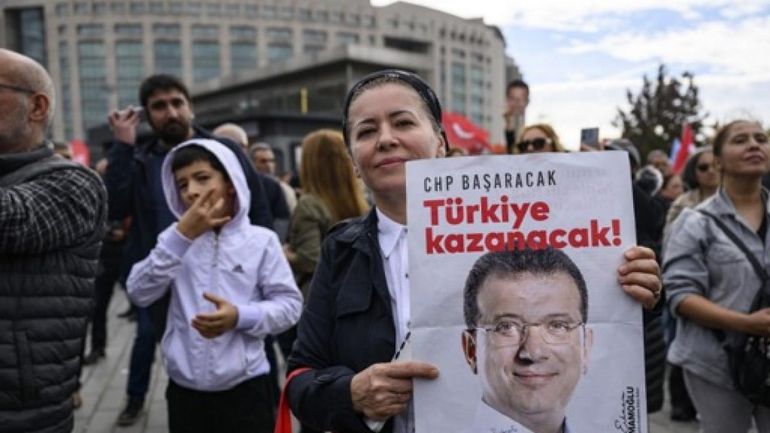 Tensions politiques en Turquie : le procès du maire d'Istanbul Ekrem Imamoglu, arrêté un an plus tôt, a débuté