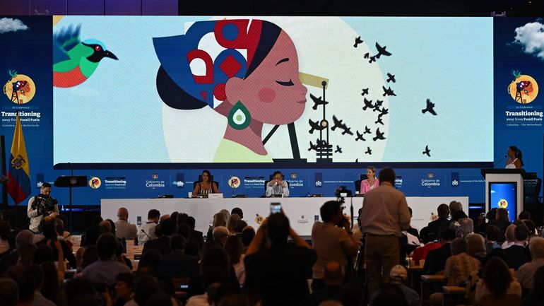 Après la conférence de Santa Marta en Colombie, quelle suite pour la sortie du pétrole ?