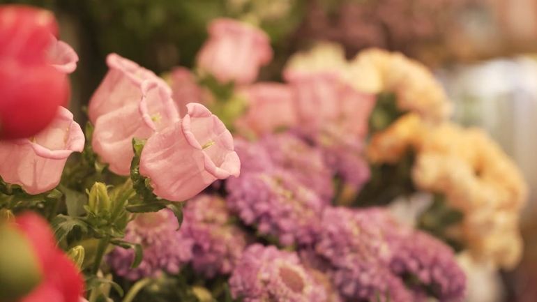 "On peut faire ressentir tellement de choses à travers les bouquets" : deux fleuristes racontent leur passion