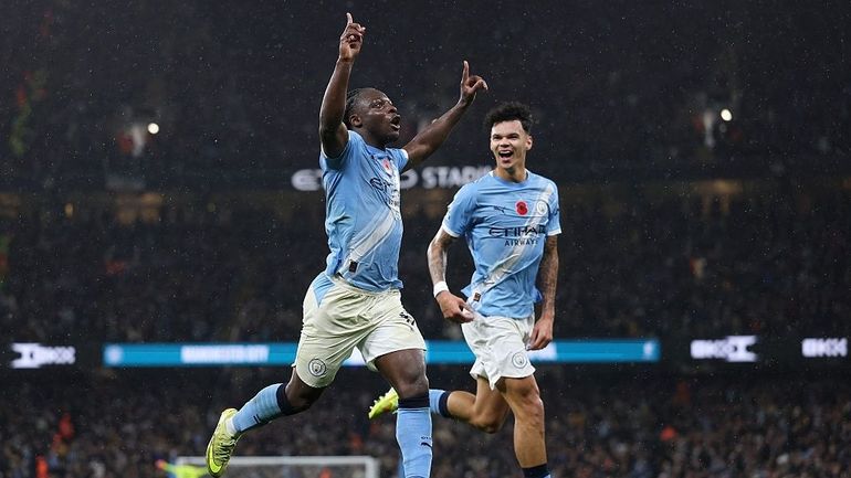 Manchester City, porté par un Doku étincelant et buteur, croque Liverpool