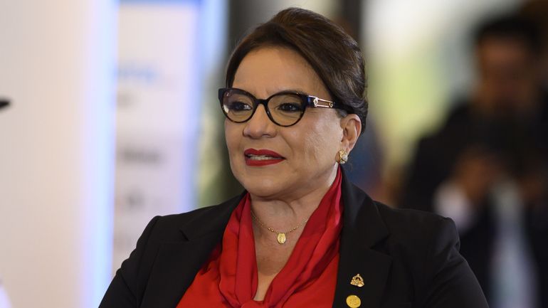Honduras : la présidente dénonce la "falsification" des résultats de la présidentielle et l’ingérence de Trump Honduras : la présidente dénonce la "falsification" des résultats de la présidentielle et l’ingérence de Trump