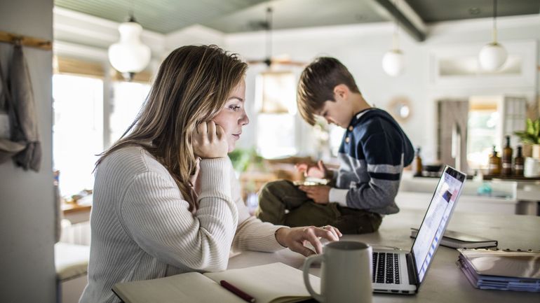 Après une expansion massive liée à la crise Covid, le télétravail se stabilise... peut-être pour mieux rebondir